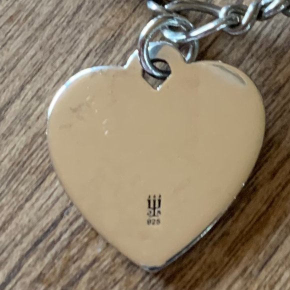 Meet your Posher, Karen - Picture 2 of 2